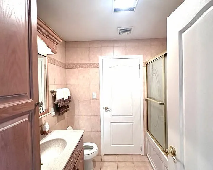 500 Hoffman Ln — Photo 9