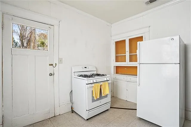 615 Bellecastle St — Photo 11