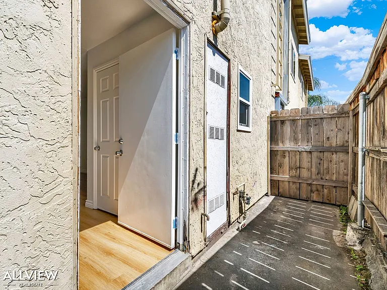 980 E Mission Ave — Photo 22