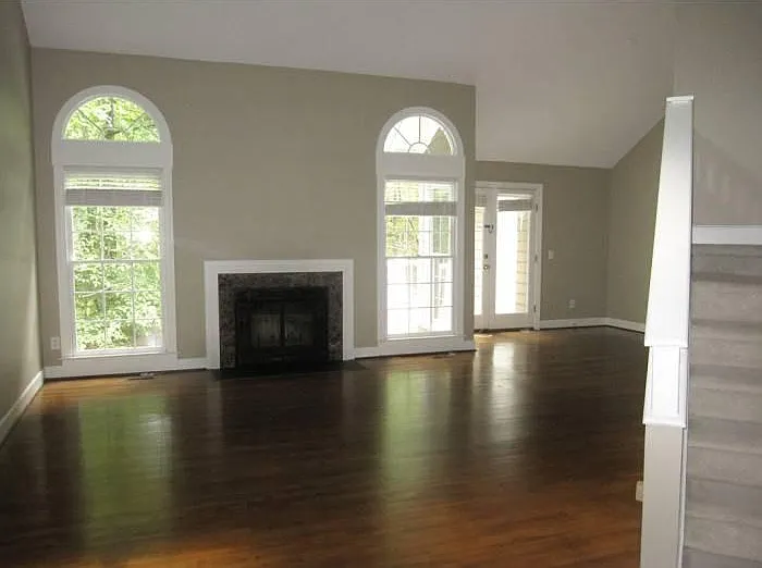 3 bed, 1832 sqft, $2,195 — Photo 3