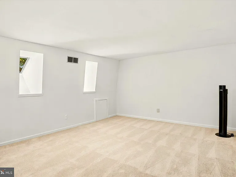 706 Andover Ct — Photo 26