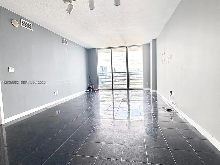 335 Biscayne Blvd #4200 — Photo 4
