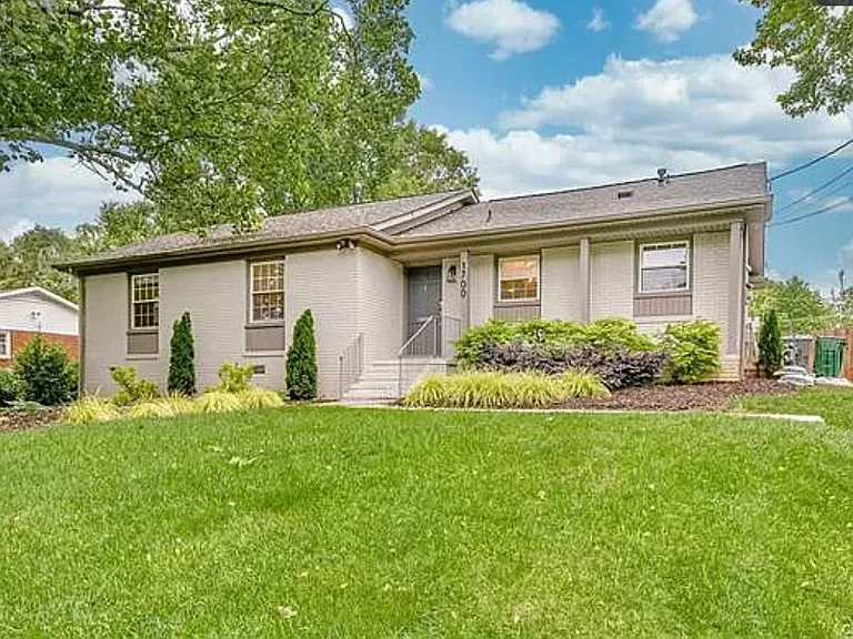1700 Tamworth Dr — Photo 2