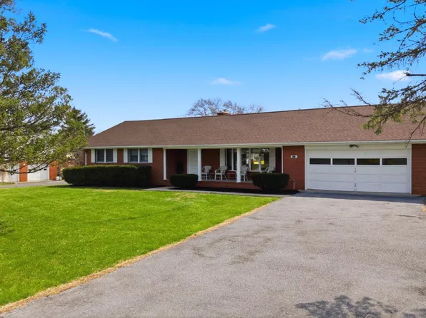 757 Montmorency Dr, Bunker Hill, WV 25413