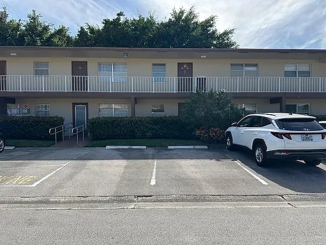 7600 NW 5th Pl #106 — Photo 11