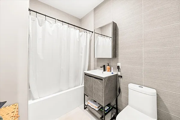 Rented by SERHANT. | media 16