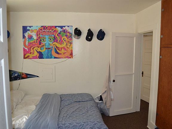 5th image of 490 NE Maiden Ln