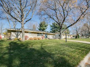 2611 Roth Pl, White Bear Lake, MN 55110