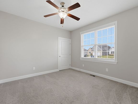 4th image of 63 Cobblestone Ln