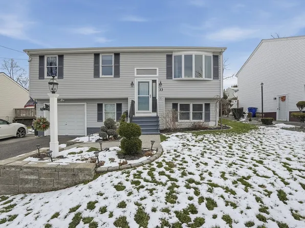33 Warner St, Fall River, MA 02720