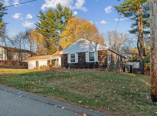 32 Delcliffe Ln, Lewiston, ME 04240