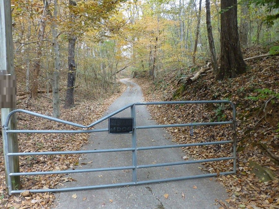 2nd image of 212 Farmers Hollow Rd