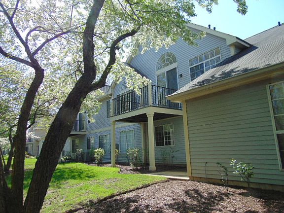 2nd image of 30W050 Willow Ln #30W050