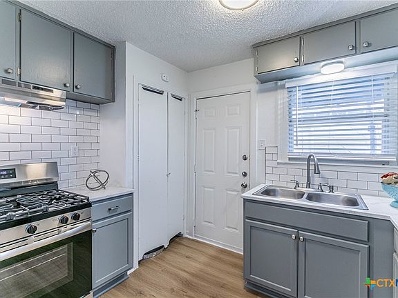 5th image of 1602 Fairview Dr