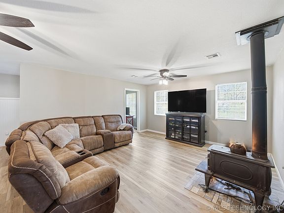 5th image of 16449 N Lombard Ln