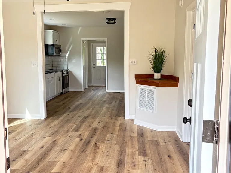 161 Seminole Dr — Photo 3