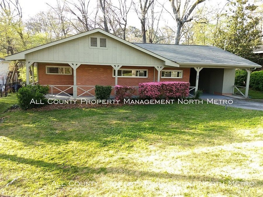 1st image of 598 Castlewood Dr SE
