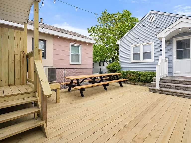 245 Sheridan Ave — Photo 8