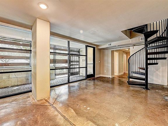2nd image of 4708 San Jacinto St
