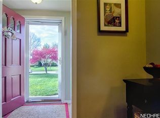 5210 E Farnhurst Rd, Lyndhurst, OH 44124