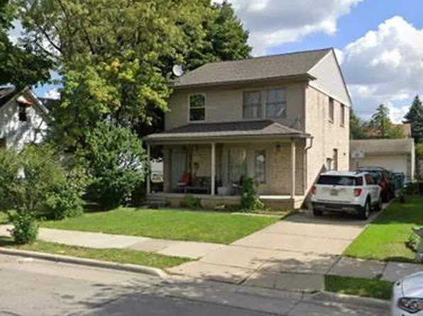 7820 Chase Rd, Dearborn, MI 48126