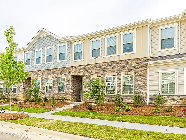 317 Planters Trace Ln — Photo 2