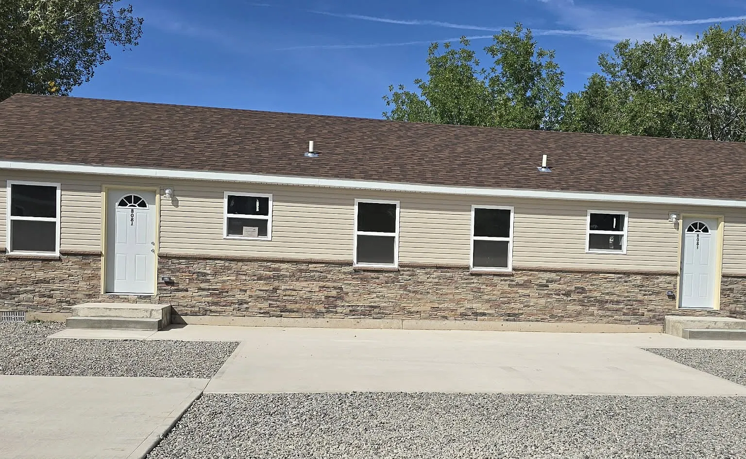 3 bed, 900 sqft, $1,250 — Photo 1