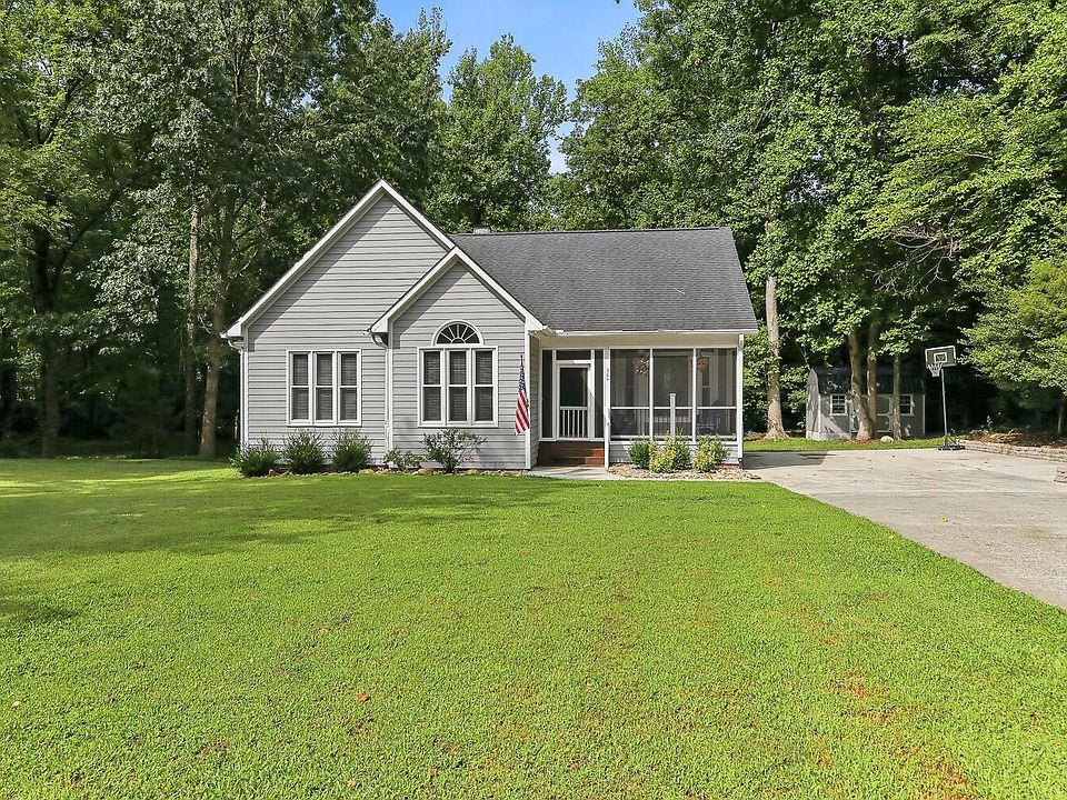 1st image of 384 Hubert Herndon Rd