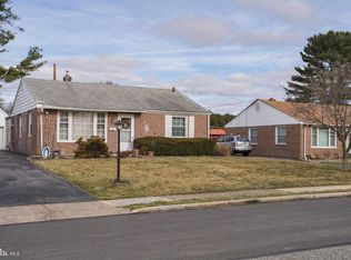 10 W Garden Rd, Broomall, PA 19008