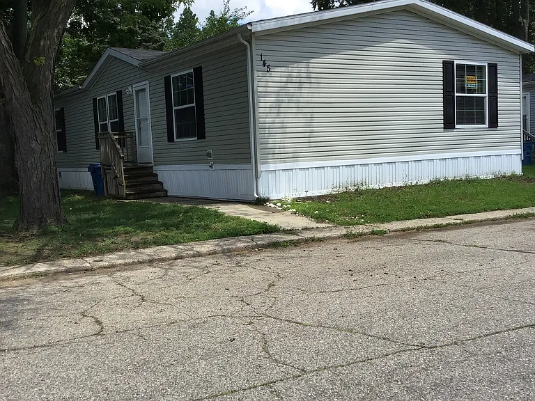 6500 S Division Ave — Photo 11