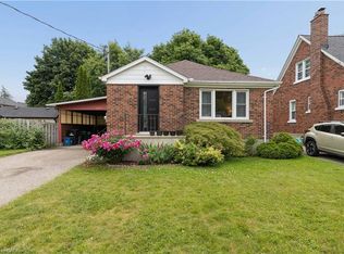 209 Bedford Rd, Kitchener, ON N2G 3A5