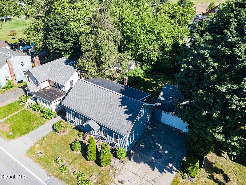 2nd image of 9 Halfmoon Drive