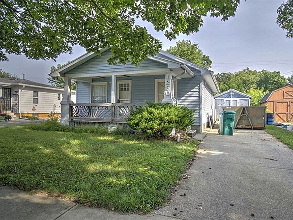 3rd image of 1260 E Johns Ave