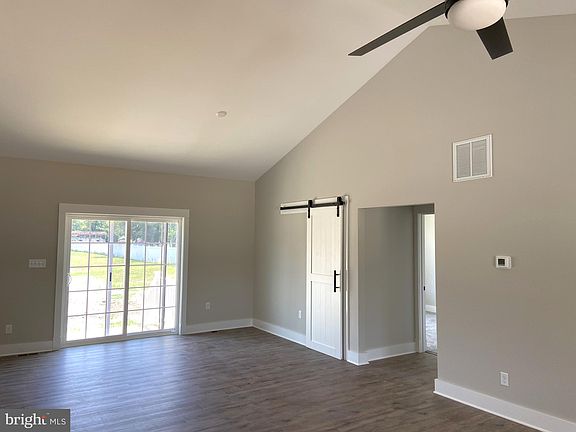 3rd image of 17424 Niblett Ln