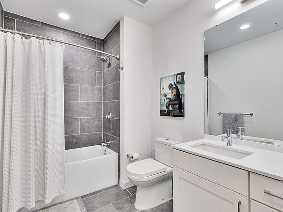 3rd image of 900 S 1st St #414