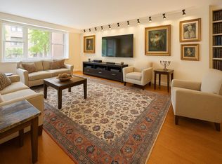320 E 54th St APT 2F, New York, NY 10022