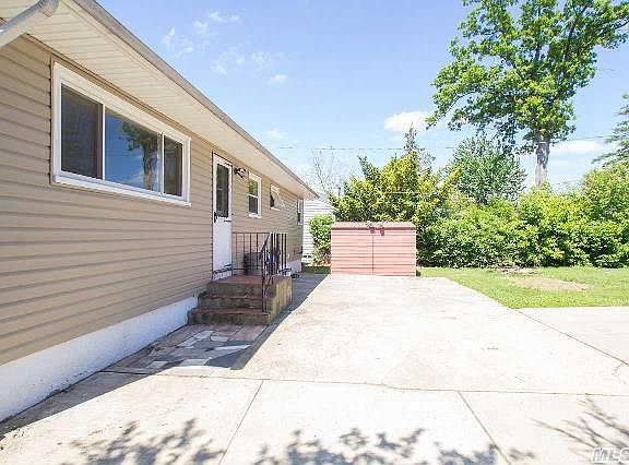 4th image of 720 Carlyle Ave