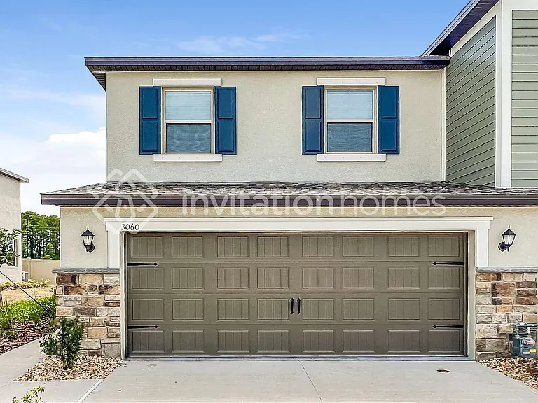 3060 Bryant Park Dr — Photo 1