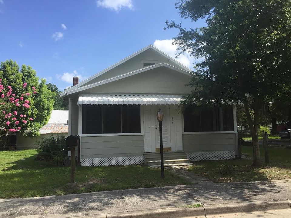 1st image of 902 W McLendon St