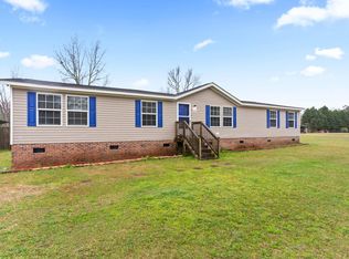 69 Page Meadow Ln, Riegelwood, NC 28456