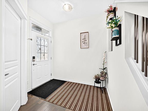 4th image of 2015 Chalmers Way SW