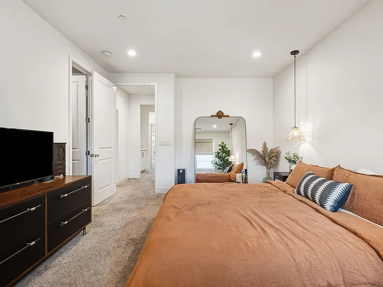 1304 Bloom Ln — Photo 22