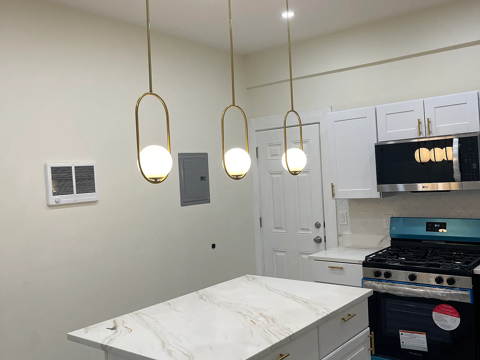 94 Park Ave — Photo 3