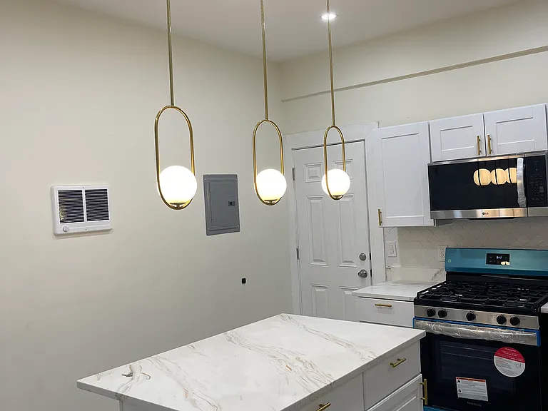 94 Park Ave #3 — Photo 3