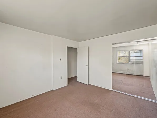 412 Hendrix Street image 11 of 27