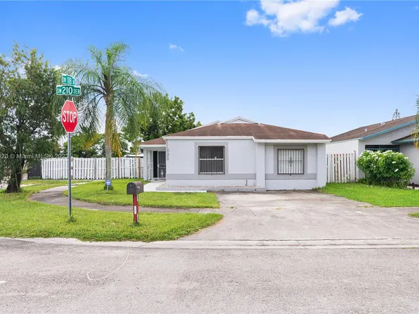 11802 SW 210th Ter, Miami, FL 33177