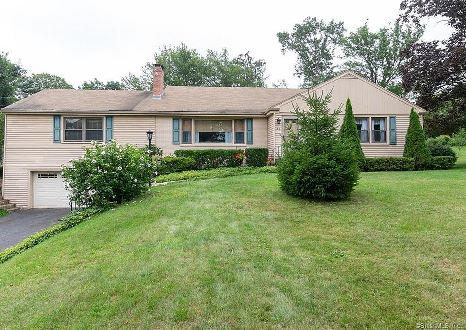 1st image of 36 Applewood Rd