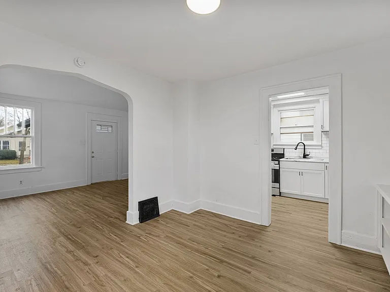 1821 Spring St — Photo 18