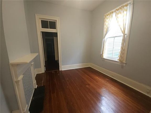 4th image of 813 Toledano St
