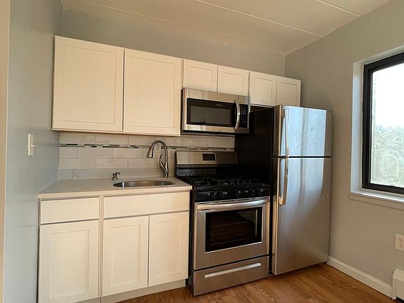 2nd image of 116 Irvington Ave APT 4F